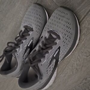 Brooks size 8 shoes. Great used condition